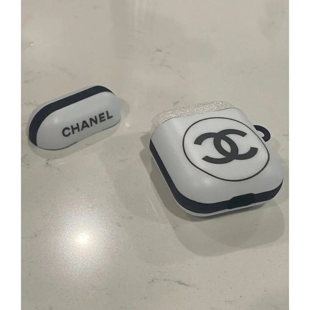 AIRPODS CASE: Handmade Black & White w/Monigram, NWOT